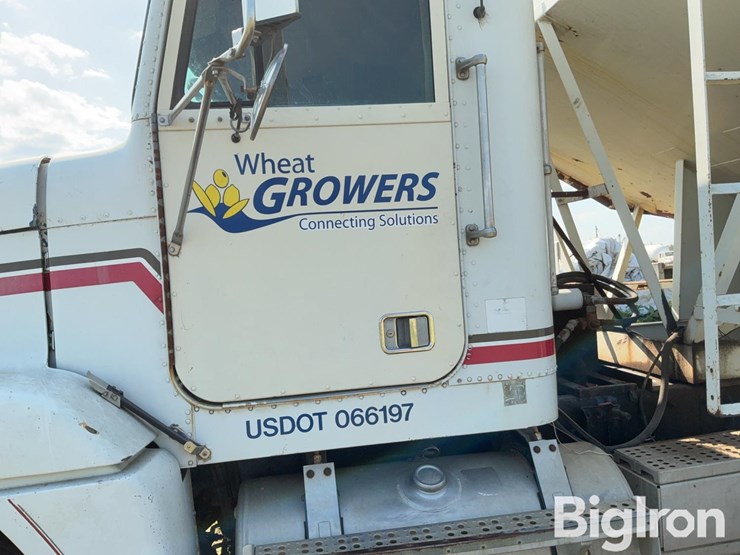 1990-freightliner-fld120-image-19