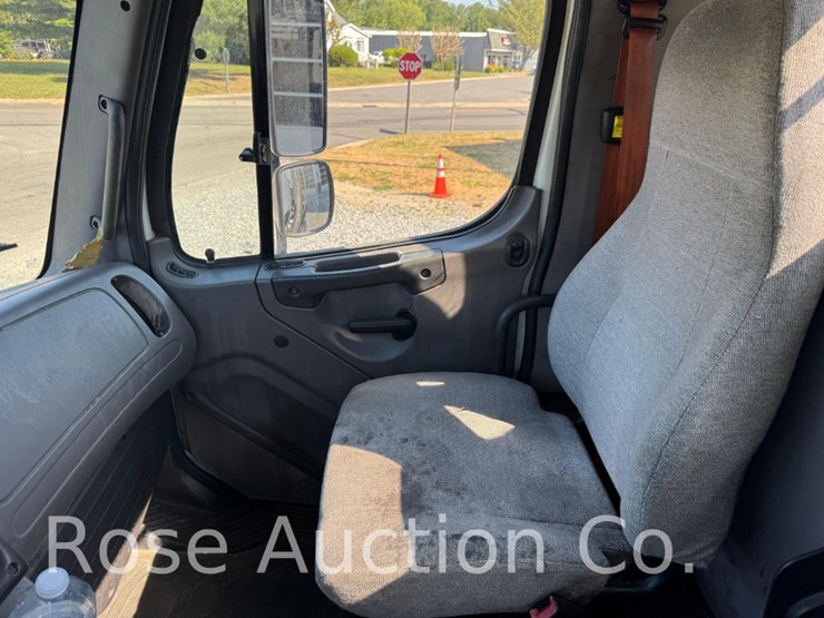2015-freightliner-m2-112-single-axle-truck-tractor-(saluda,-va)-image-33