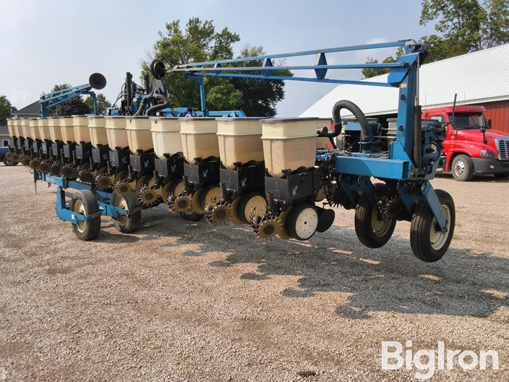 kinze-2600-image-7