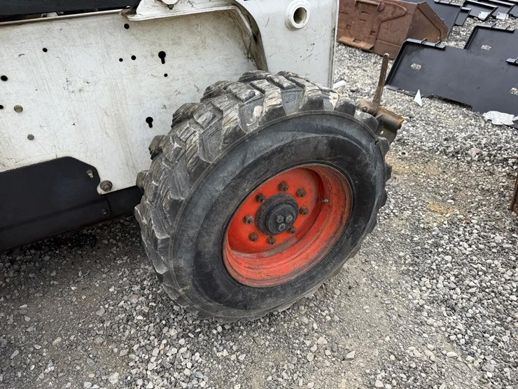 2005-bobcat-s250-image-10