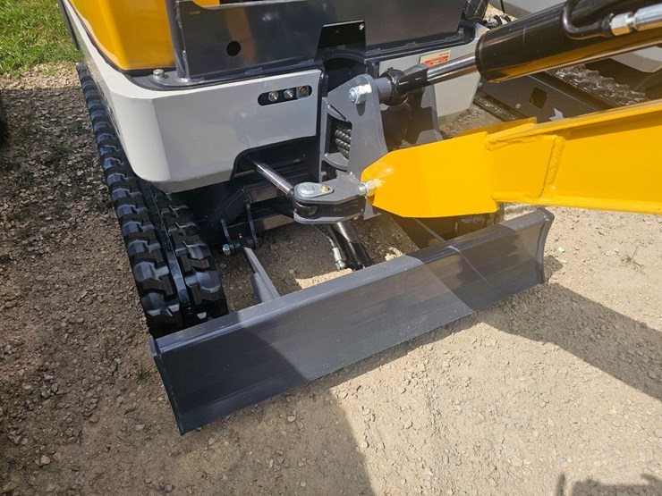 unused-sd-launch-me20-mini-excavator-image-4