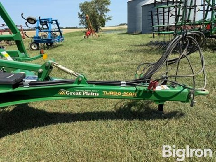 2017-great-plains-2400tm-image-15
