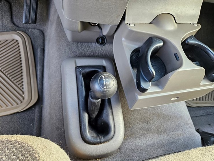2004-dodge-ram-2500-image-37