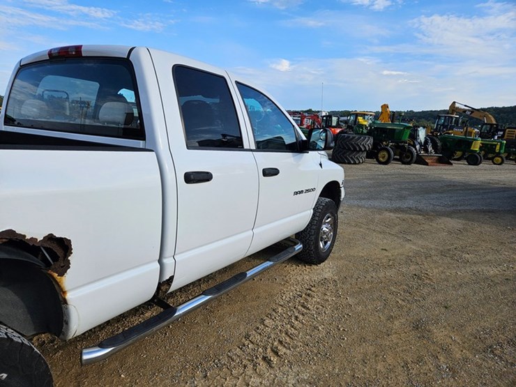 2004-dodge-ram-2500-image-22