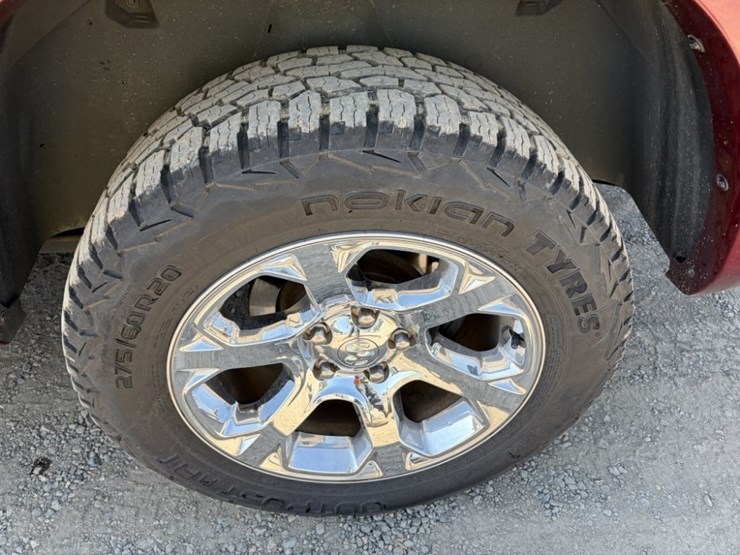 2017-ram-1500-laramie-image-17