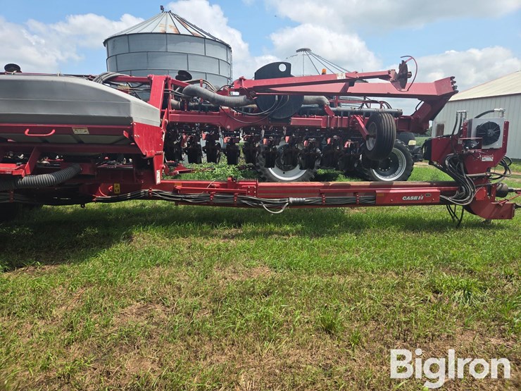 2011-case-ih-1240-image-4