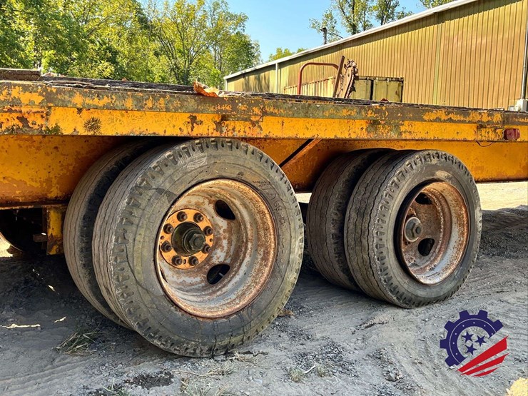dual-t/a-equipment-tag-trailer-image-9