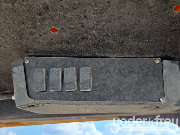 caterpillar-416c-image-44