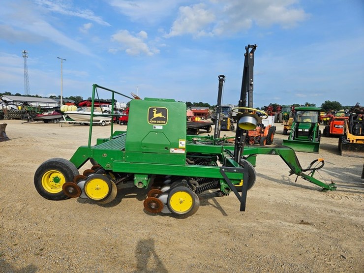 john-deere-750-image-6