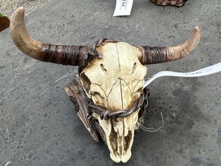 #136-•-buffalo-skull-statue-image-1