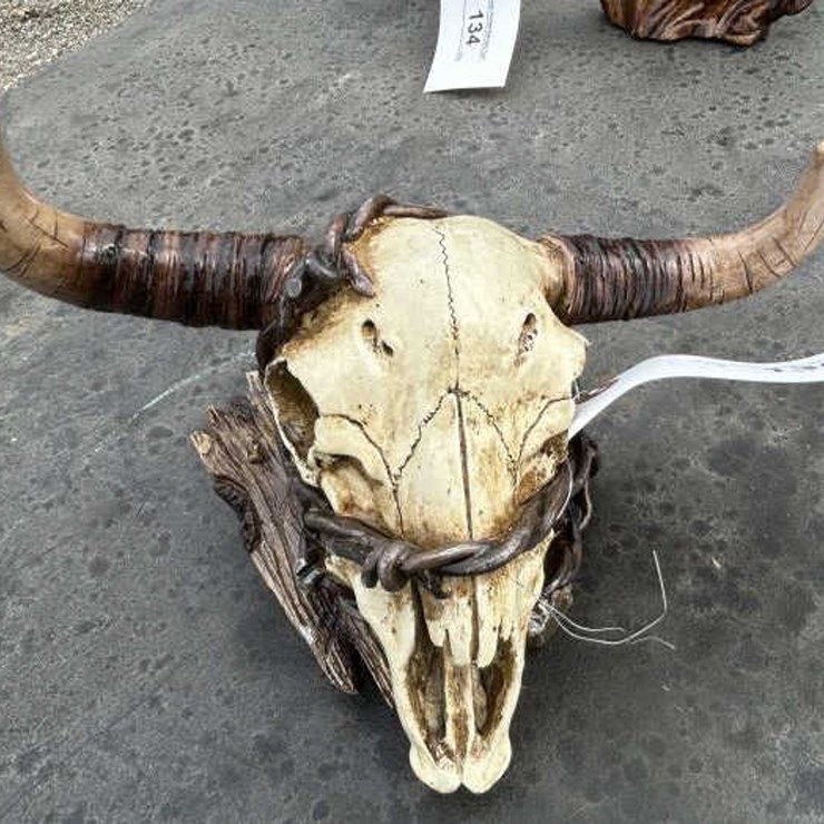 #136 • Buffalo Skull Statue