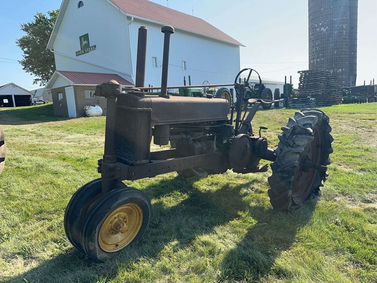 john-deere-b-image-1