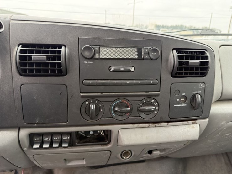 2006-ford-f350-xl-image-25