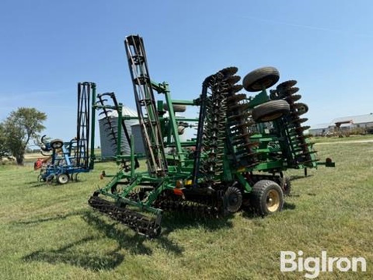 2017-great-plains-2400tm-image-5