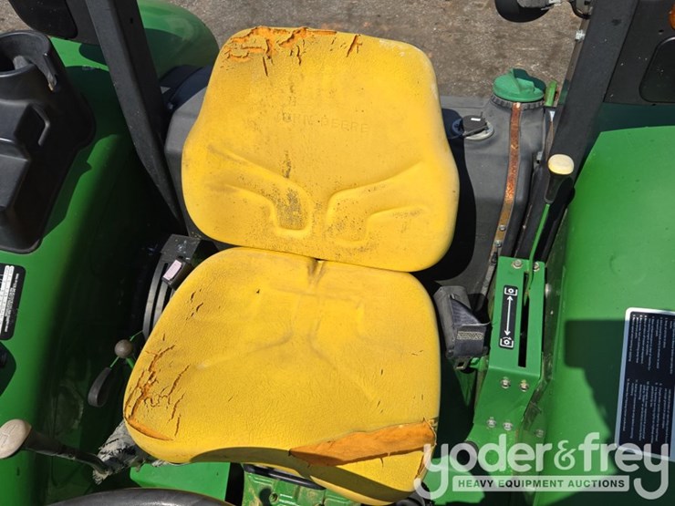 2016-john-deere-5055e-image-35