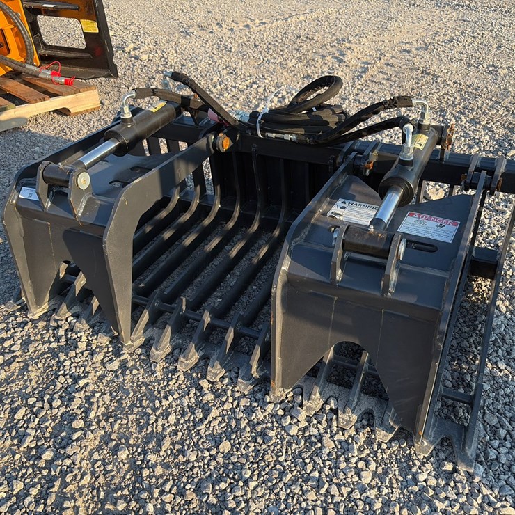 #41 • 44” ROCK GRAPPLE