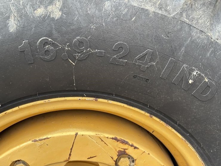 2013-deere-210k-ep-image-29