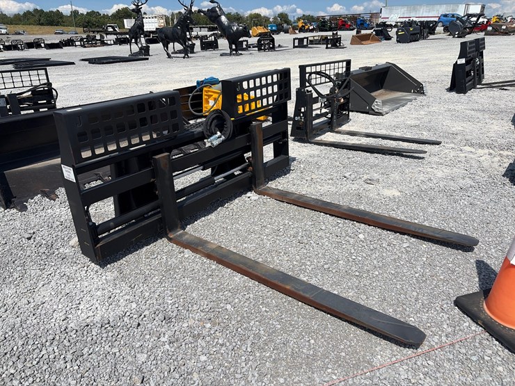 #44-•-jenkins-hyd-pallet-forks-image-3
