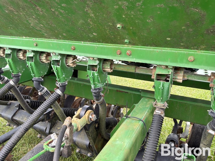 john-deere-750-image-16