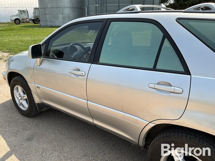 2001-lexus-rx300-image-10