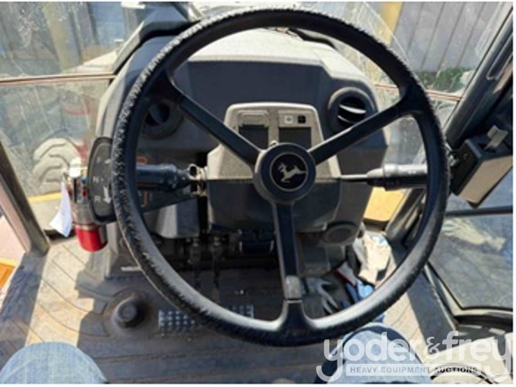 2022-deere-410l-image-21