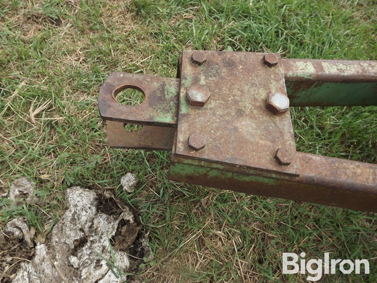 john-deere-230-image-9