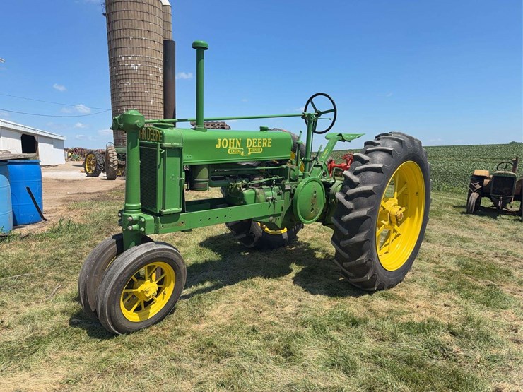 john-deere-b-image-1