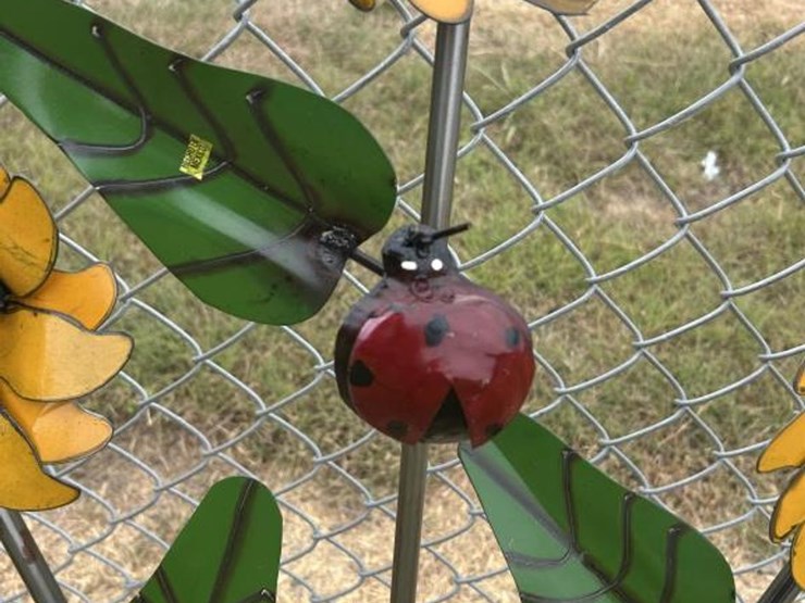 #129-•-metal-art---sunflower-arrangment-w/lady-bug-image-2