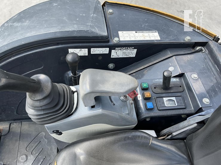 2018-deere-26g-image-14