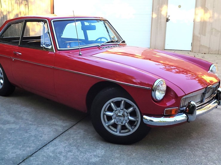 #146-•-offered-at-no-reserve-|-1969-mgb-gt-image-7