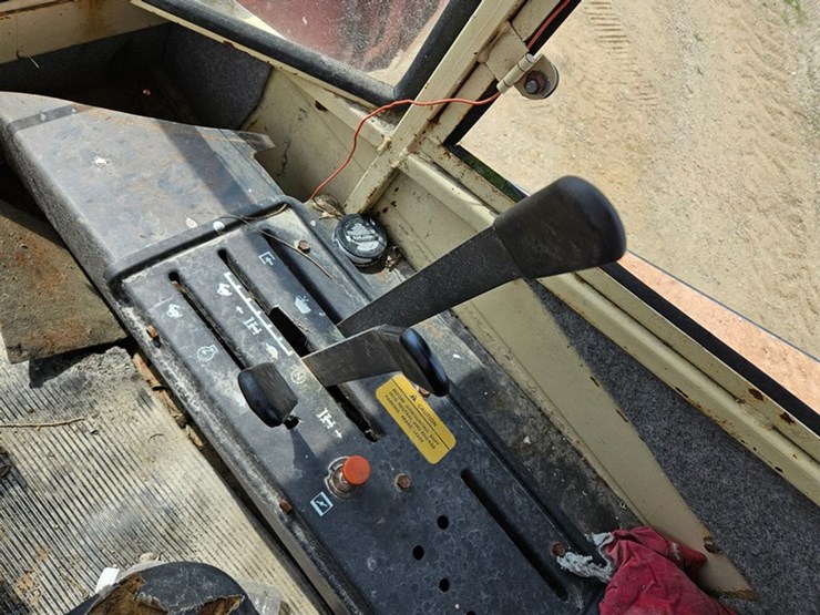 hesston-6450-image-36