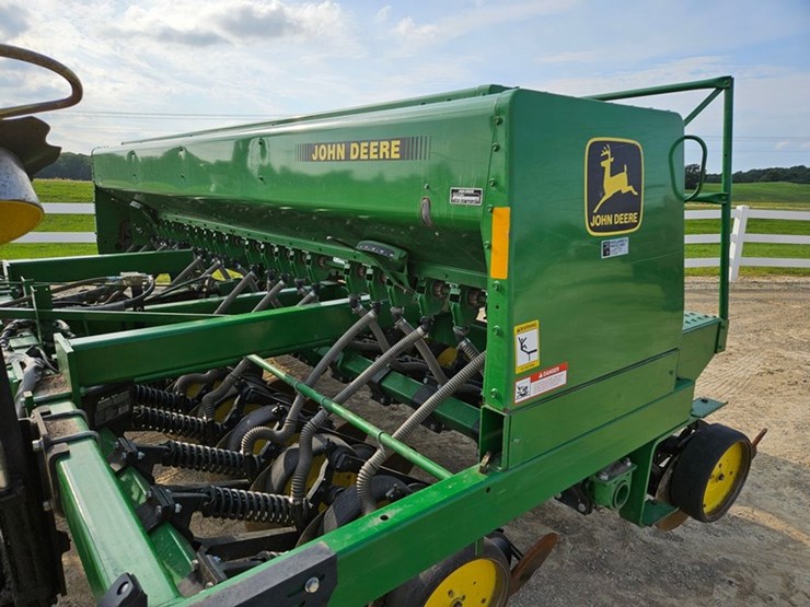 john-deere-750-image-37