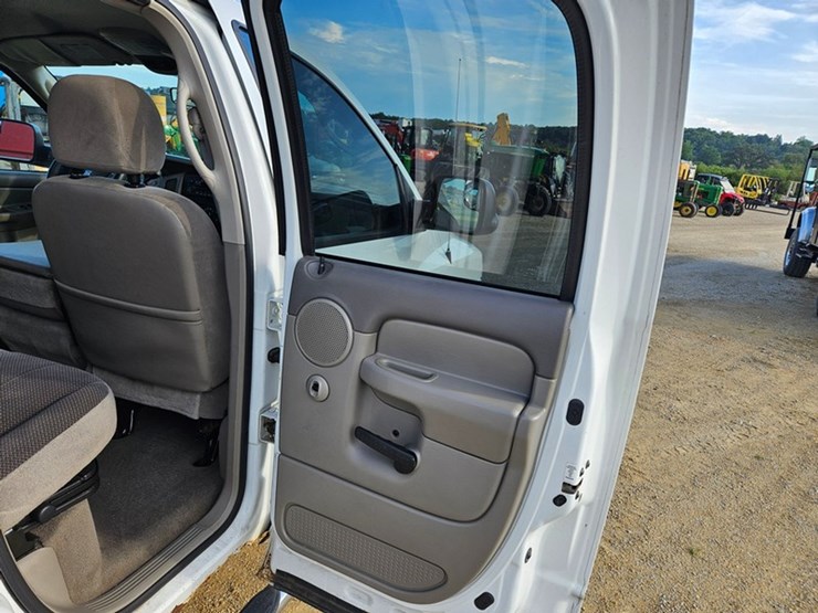 2004-dodge-ram-2500-image-27