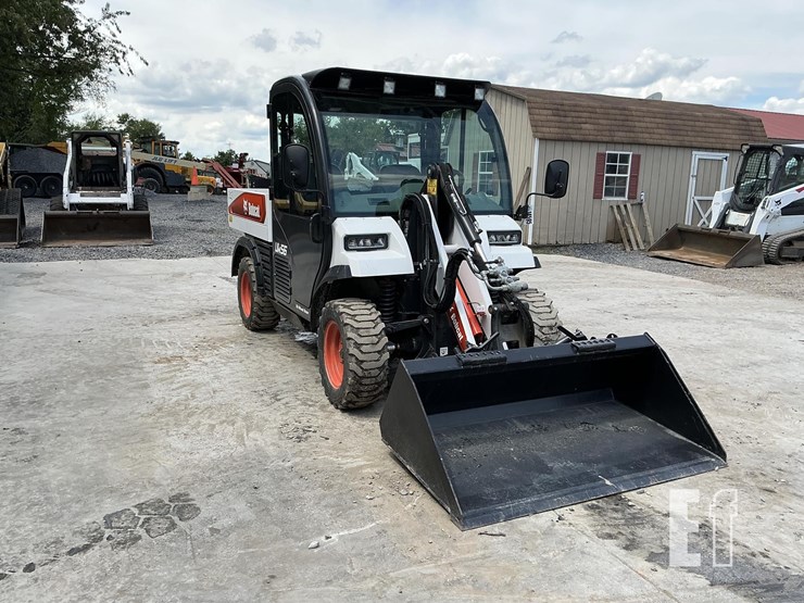 2022-bobcat-toolcat-uw56-image-6
