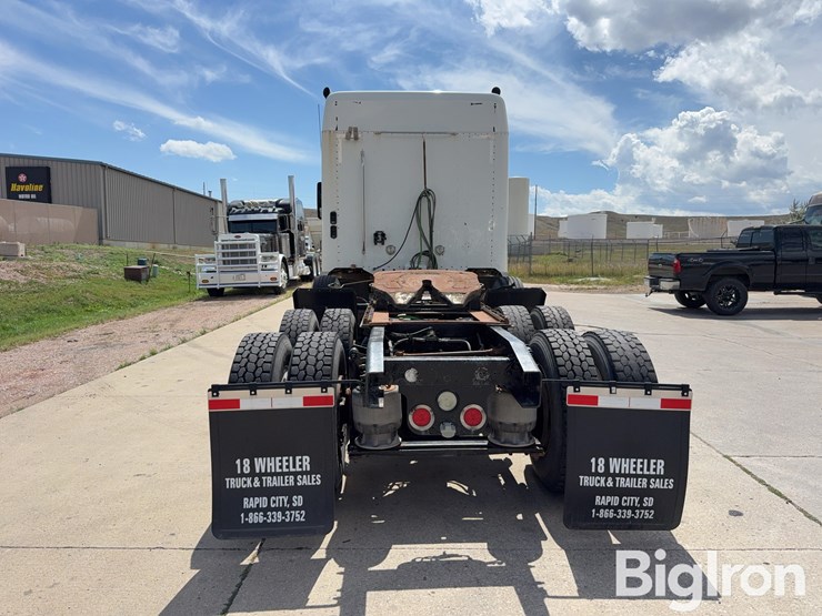 2013-freightliner-coronado-132-image-6