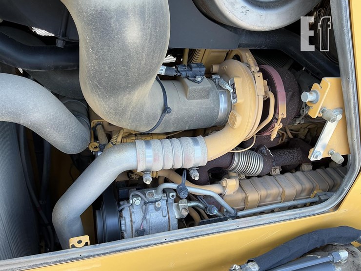 2022-deere-700l-xlt-image-21