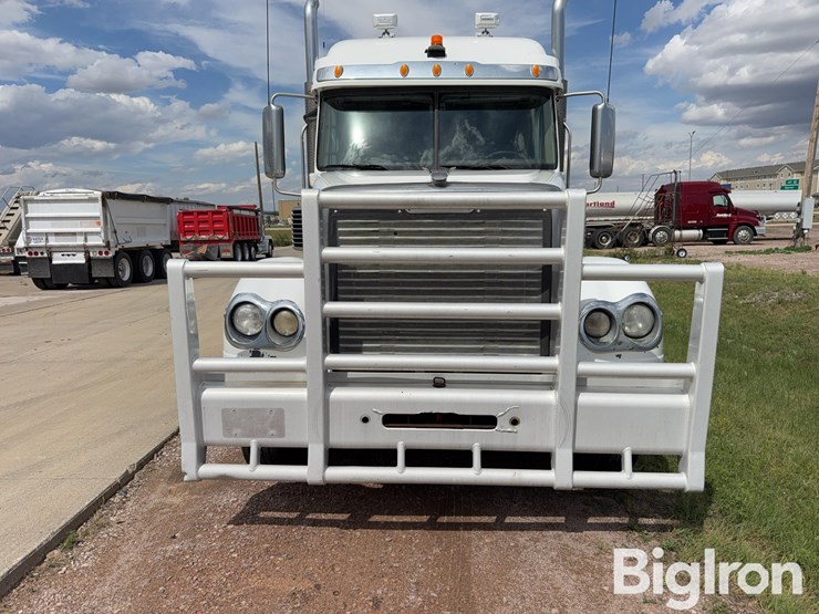 2013-freightliner-coronado-132-image-16
