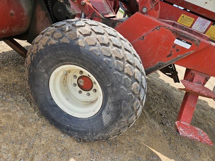 hesston-6450-image-41