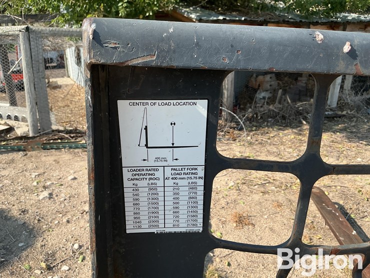 bobcat-pallet-forks-image-10