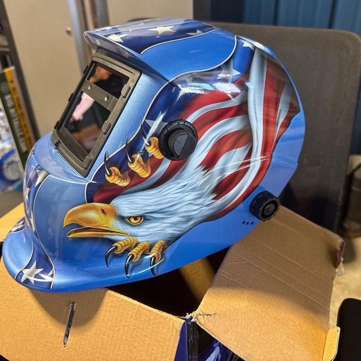 #1023 • Auto darkening welding helmet
