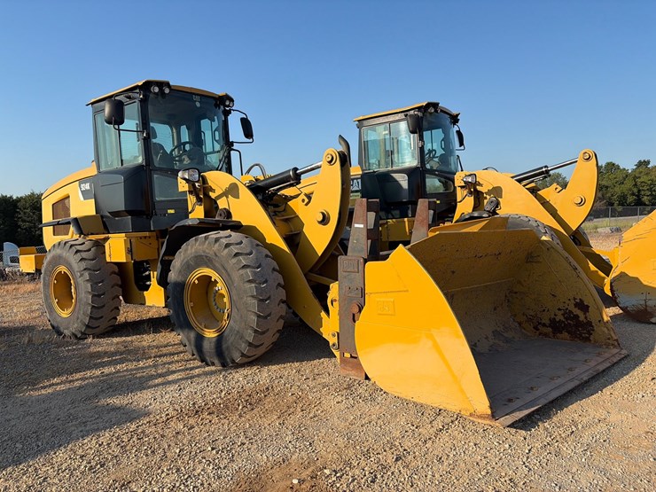 2015-caterpillar-924k-image-12
