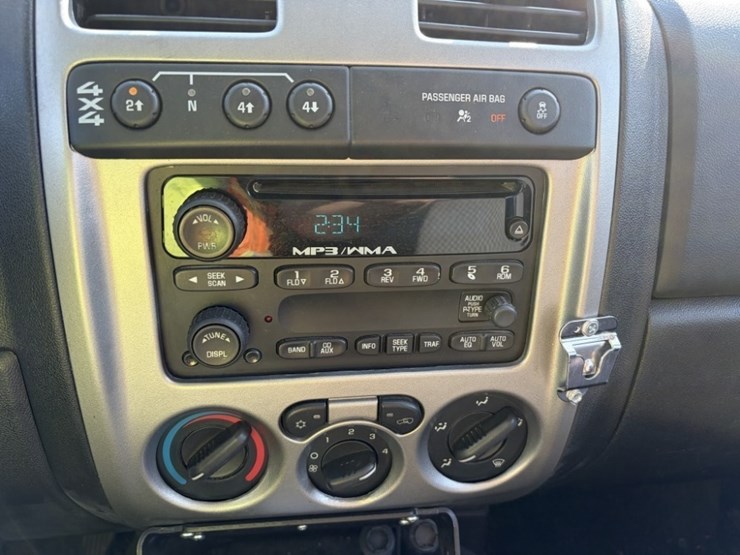 2012-chevrolet-colorado-lt-image-27