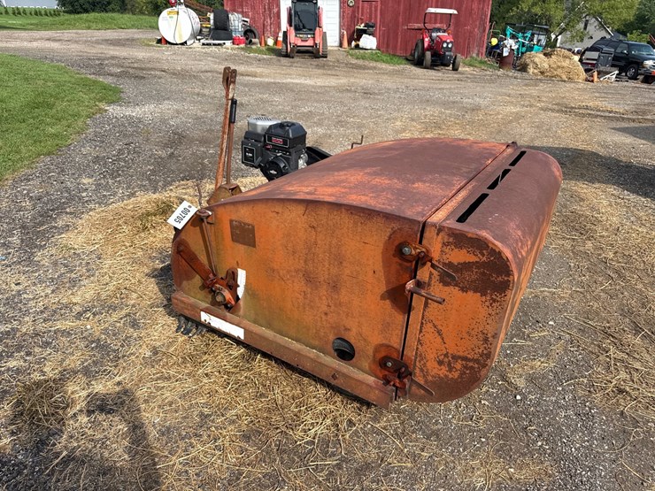 #705-•-mars-48”-tow-behind-lawn-sweeper-image-2