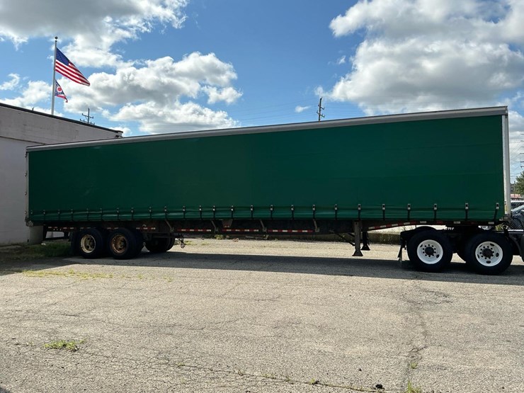#204-•-40’-curtainside-trailer-image-1