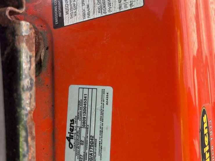 2013-ariens-40in-riding-mower-image-2