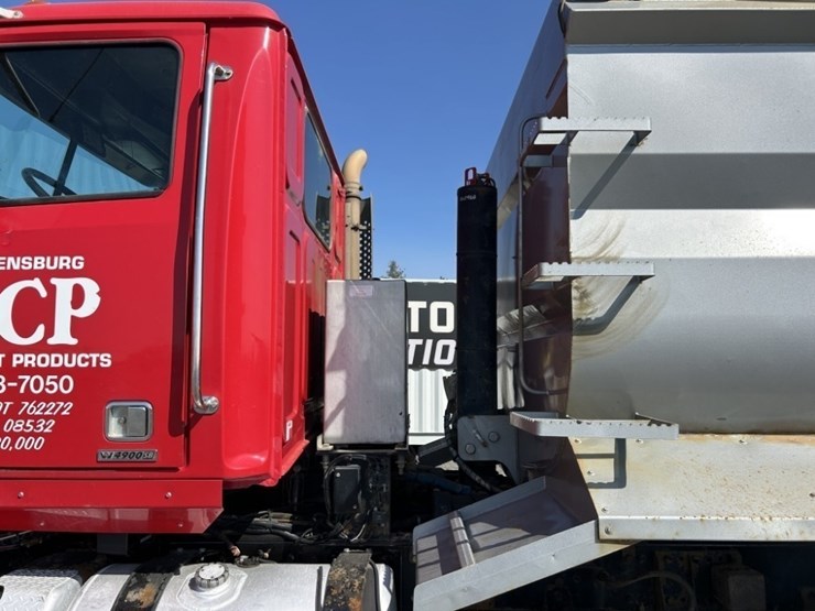 2015-western-star-4900sb-image-29