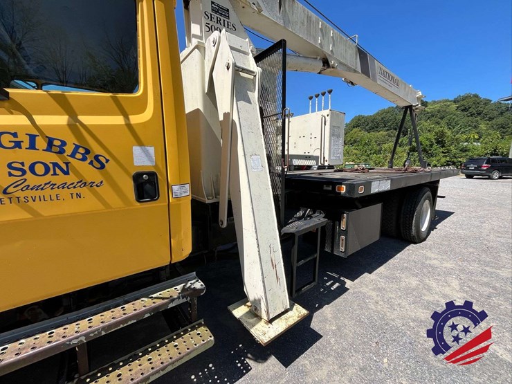 1999-freightliner-fl70-image-21