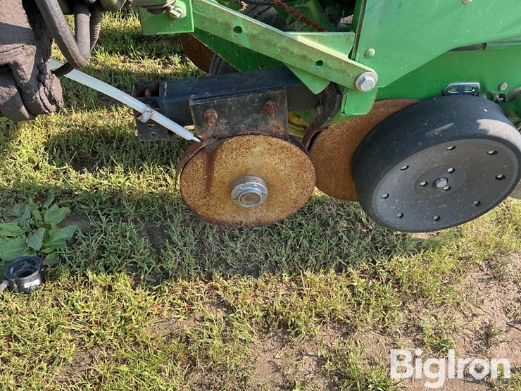john-deere-1750-image-15