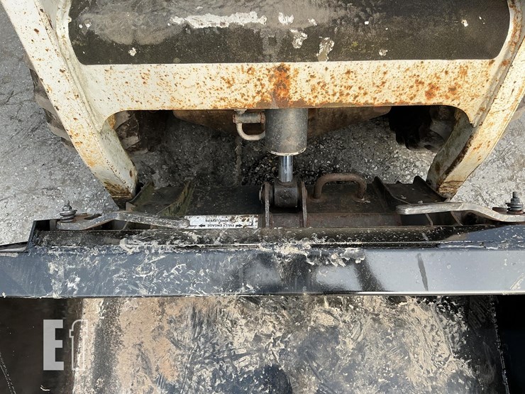 2011-bobcat-s70-image-10