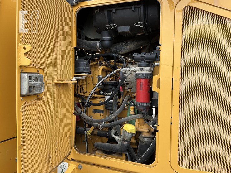 2018-deere-655k-image-21